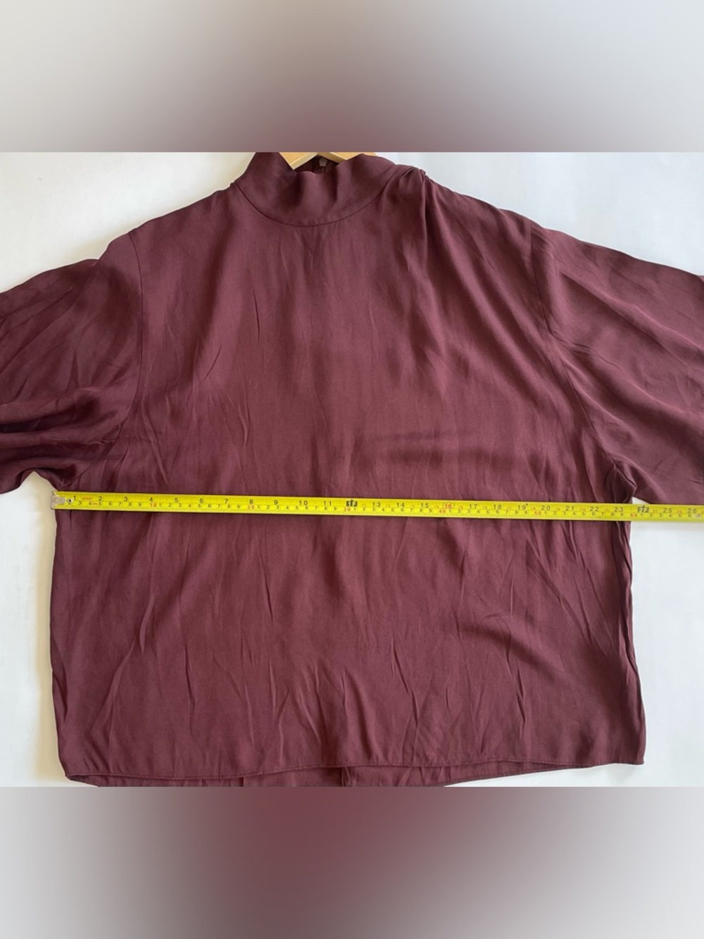 Vince silk blend Burgundy Mock Neck Flutter Sleeve Blouse xl - Picture 7 of 9